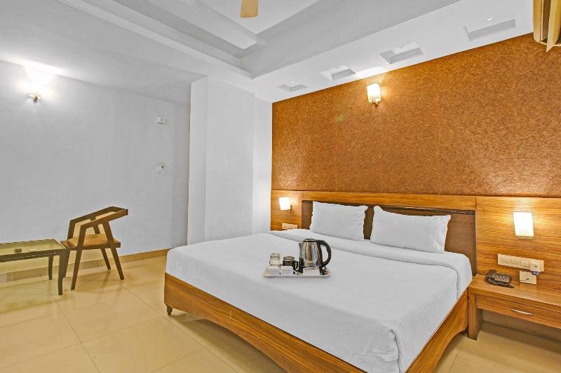 Townhouse 692 Hotel Nera Regency 5