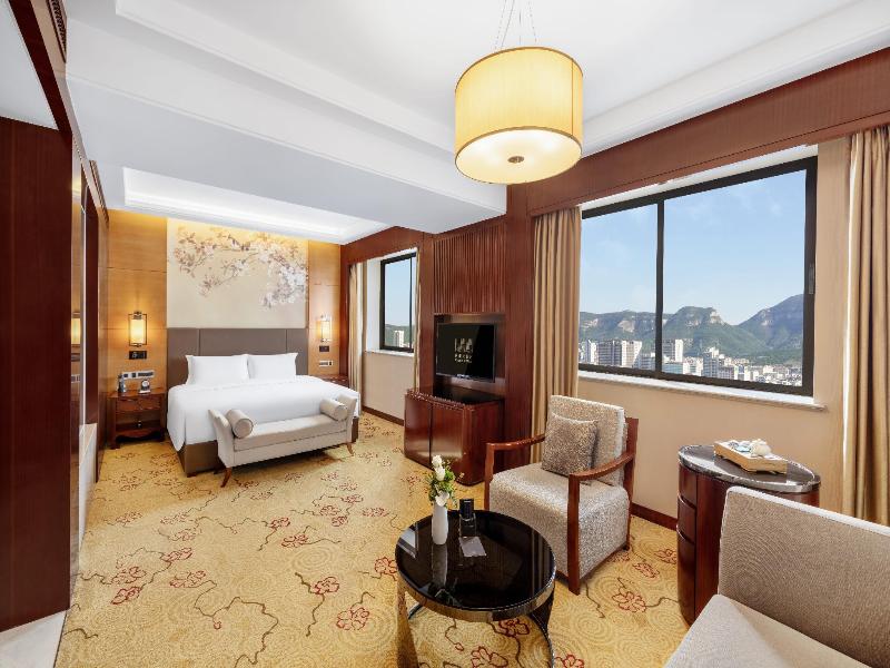 Sofitel Jinan Silver Plaza image