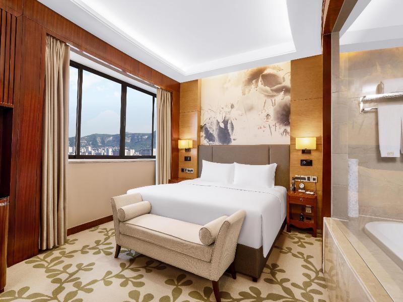 Sofitel Jinan Silver Plaza image