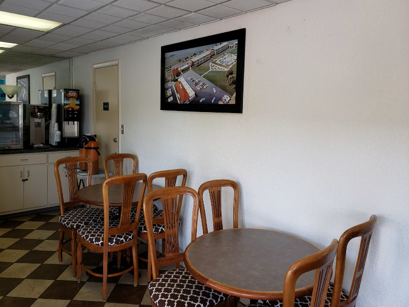 Howard Johnson by Wyndham Virginia Beach image
