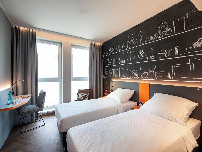Loginn Hotel Köln Airport image