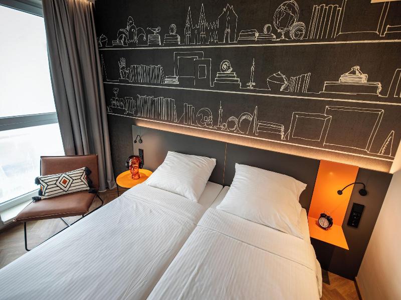 Loginn Hotel Köln Airport image