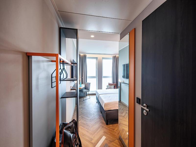 Loginn Hotel Köln Airport image