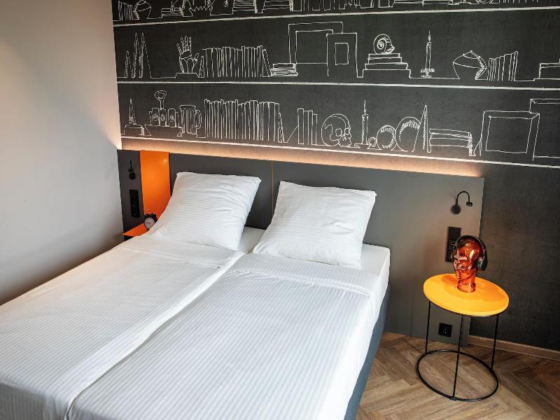 Loginn Hotel Köln Airport image