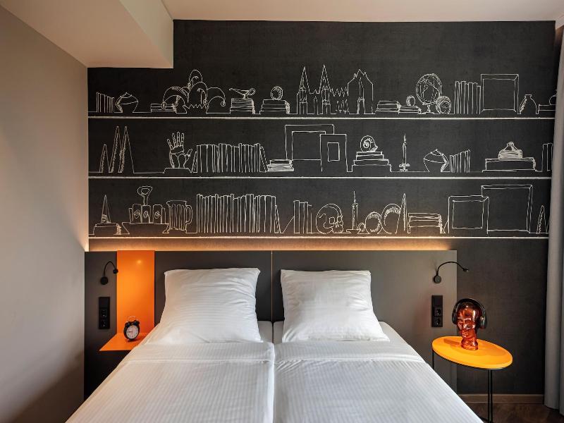 Loginn Hotel Köln Airport image