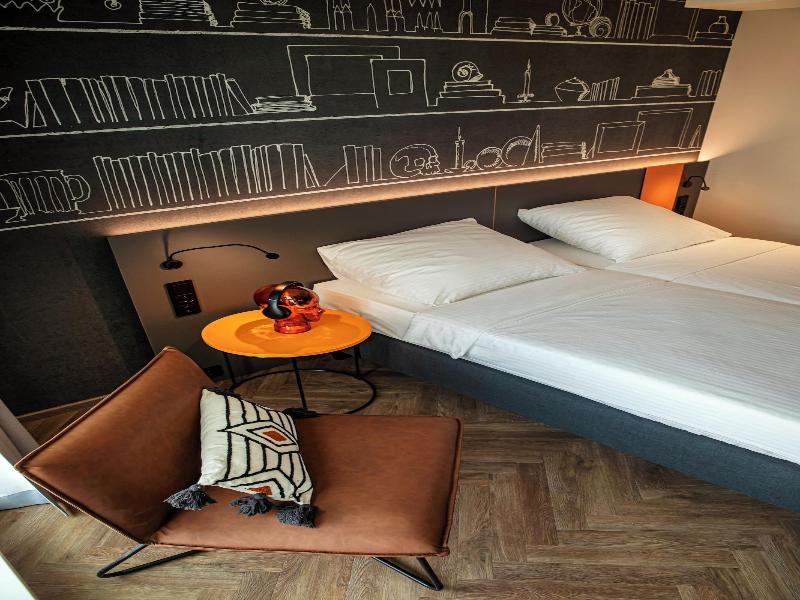 Loginn Hotel Köln Airport