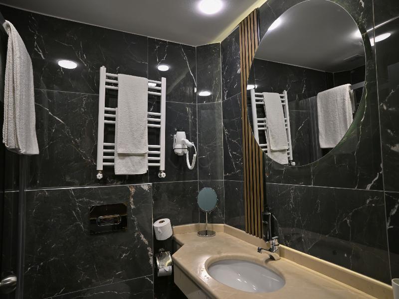 Deni̇zati Plus Hotel image