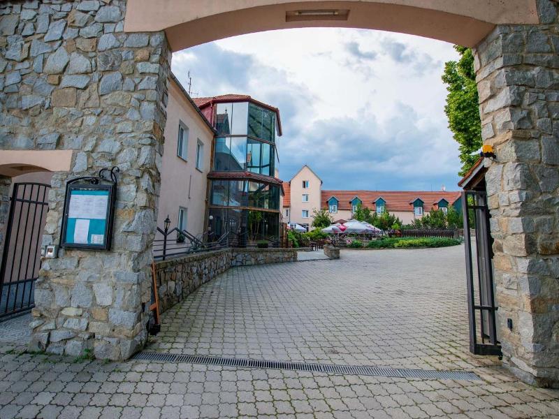 Hotel Rustikal image