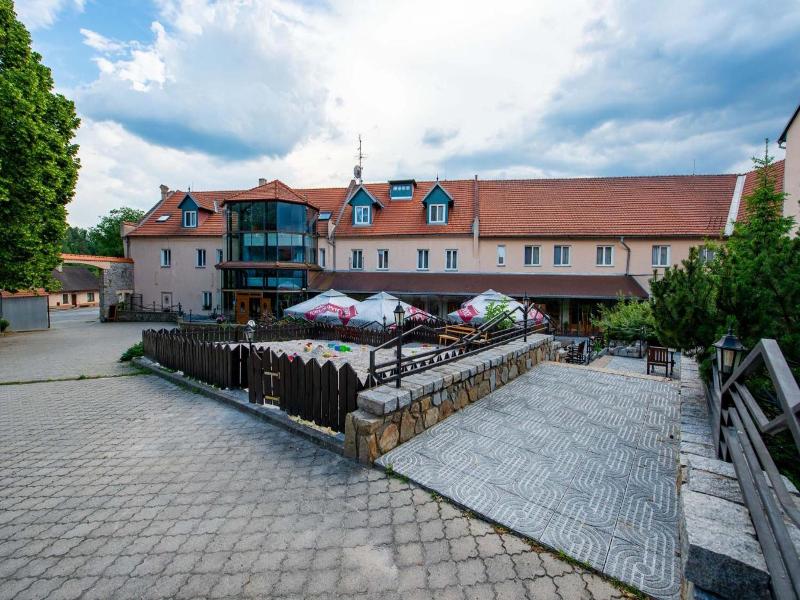 Hotel Rustikal image