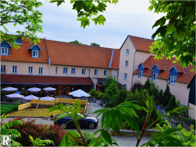 Hotel Rustikal image