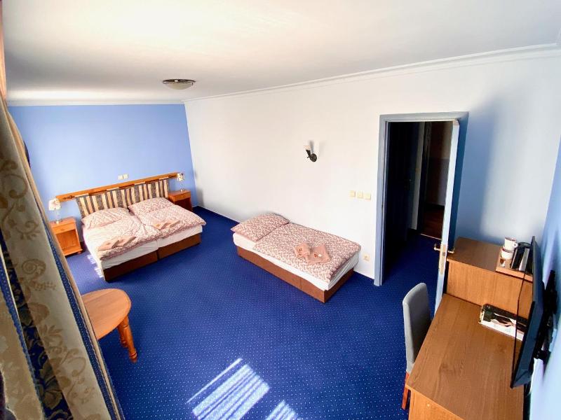 Hotel Rustikal image