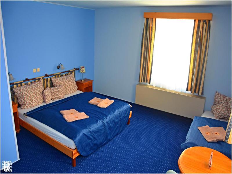 Hotel Rustikal image