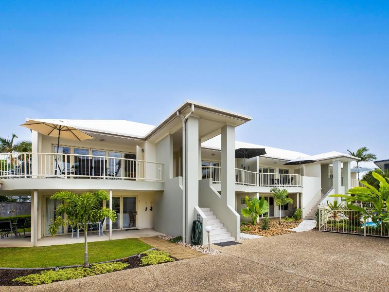 Noosa River Palms image