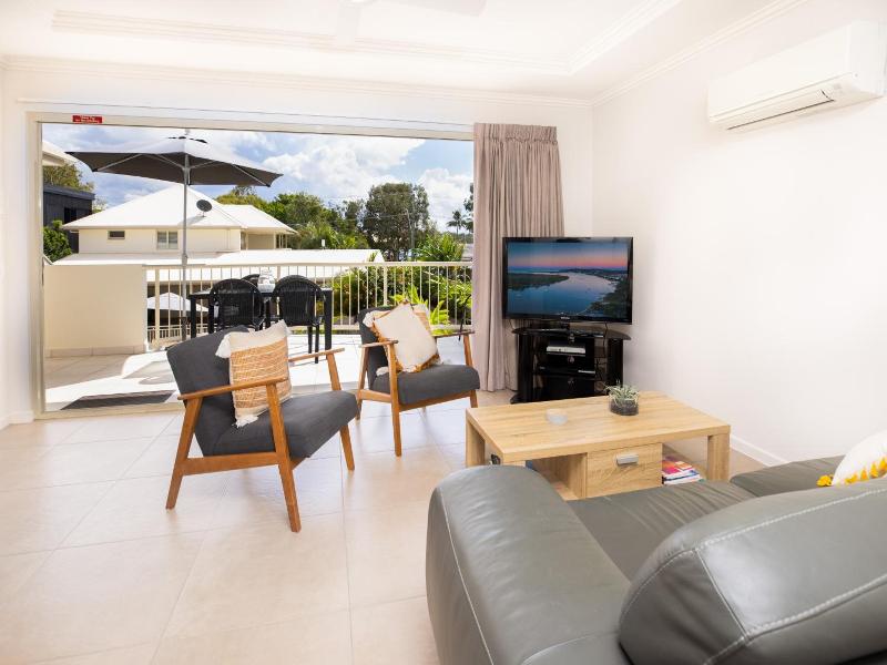 Noosa River Palms image