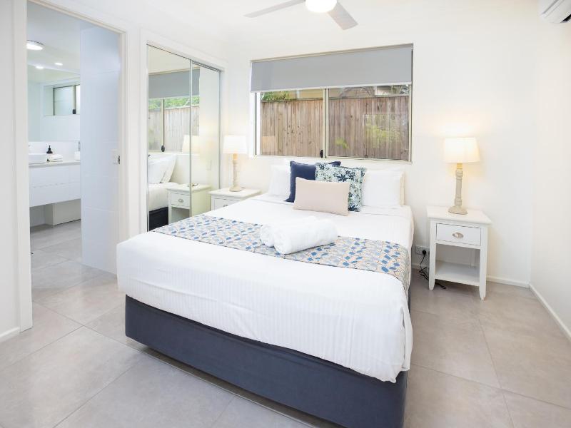 Noosa River Palms image