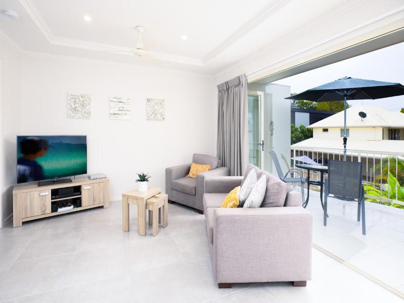 Noosa River Palms image