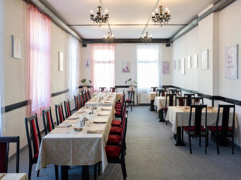Hotel Cb Royal image