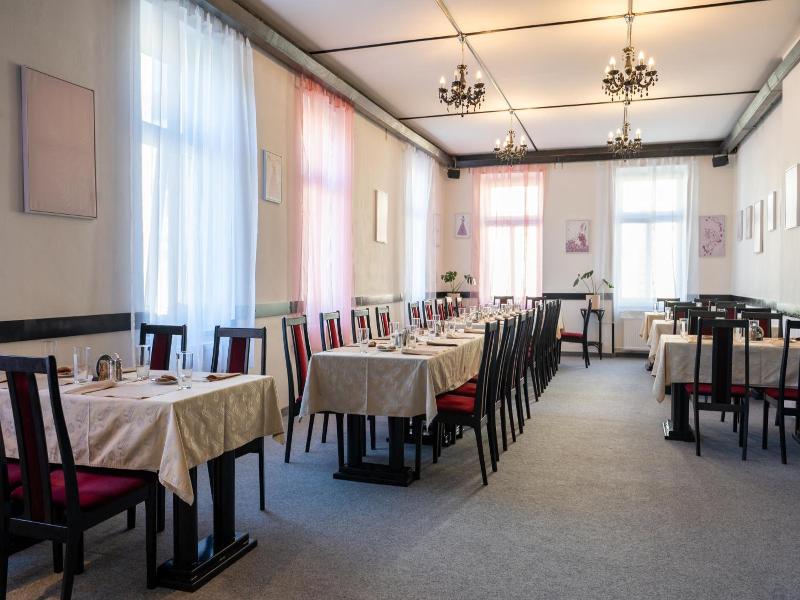 Hotel Cb Royal image