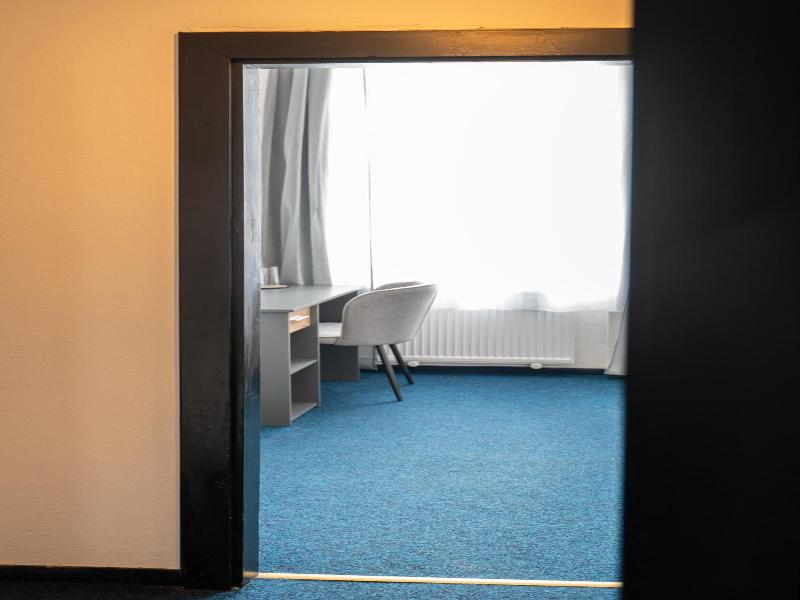 Hotel Cb Royal image