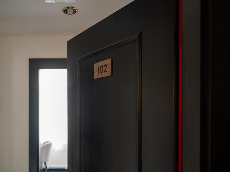 Hotel Cb Royal image