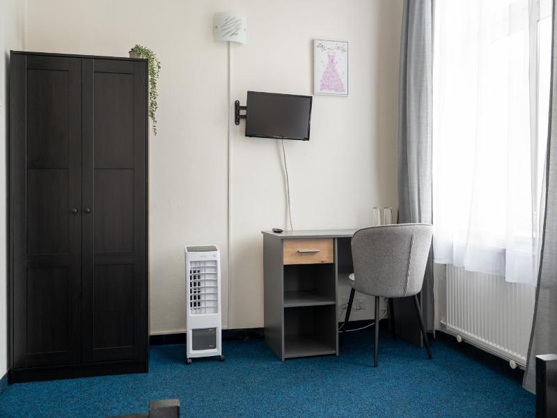 Hotel Cb Royal image