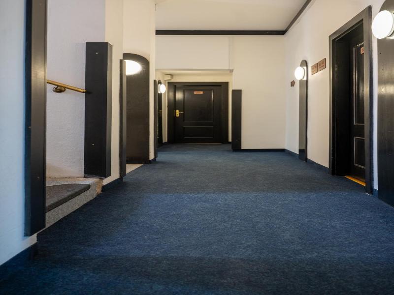 Hotel Cb Royal image