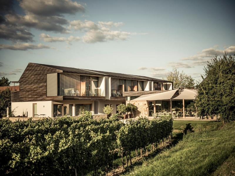 Malat Weingut Und Hotel image