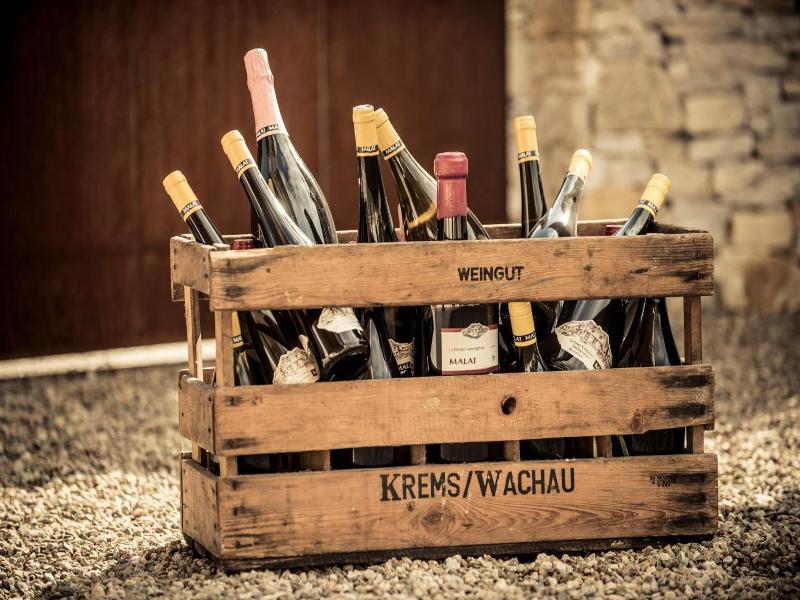 Malat Weingut Und Hotel image