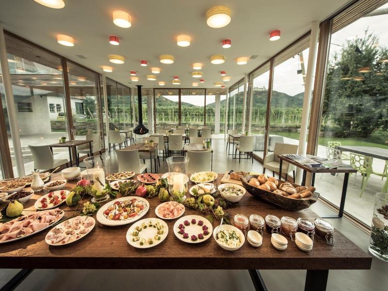 Malat Weingut Und Hotel image