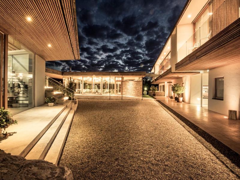 Malat Weingut Und Hotel image