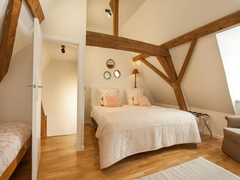 Skindles Guesthouse image