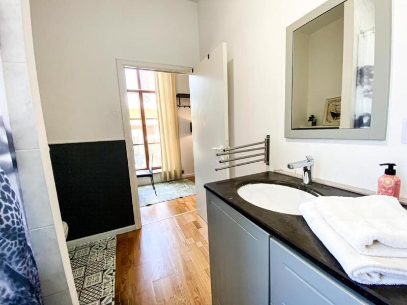 Skindles Guesthouse image