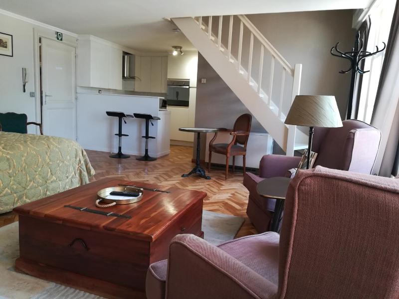 Skindles Guesthouse image