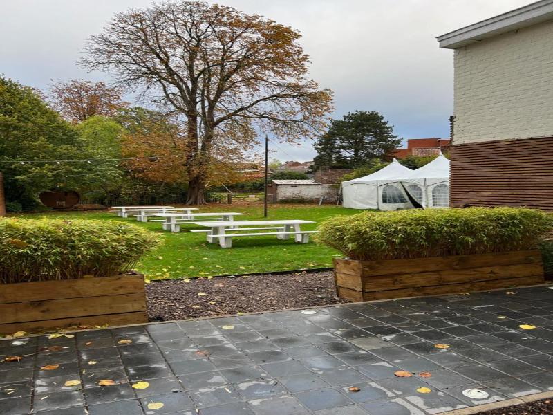Skindles Guesthouse image