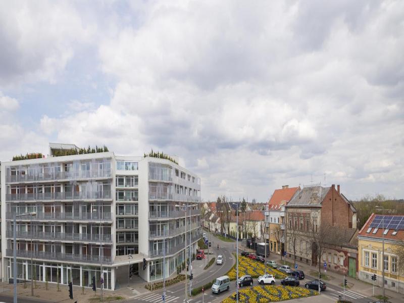 Parizs Garden Apartments image