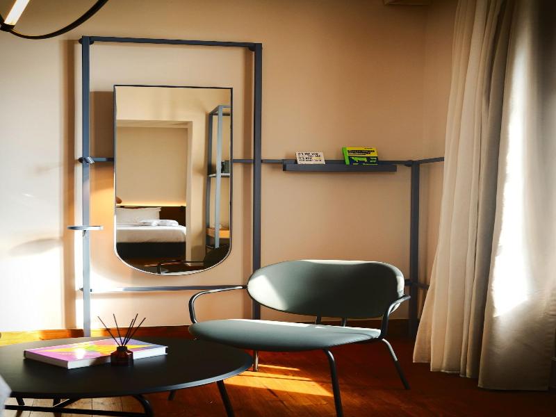 Heart Hotel image