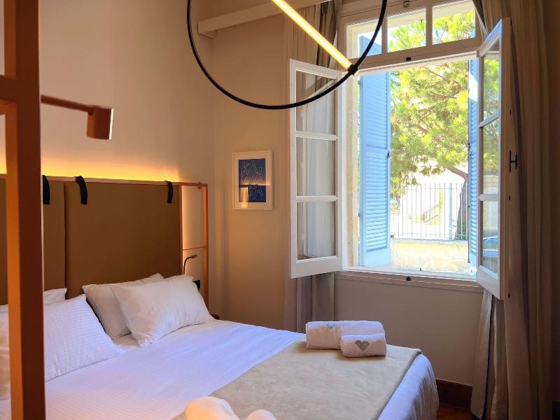 Heart Hotel image