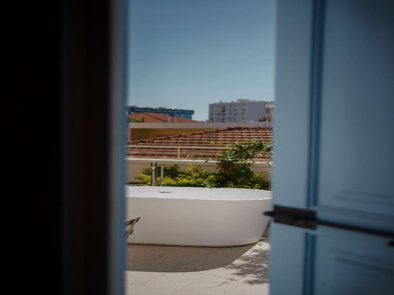 Heart Hotel image