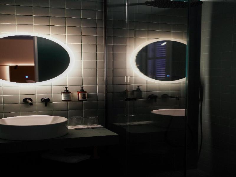 Heart Hotel image