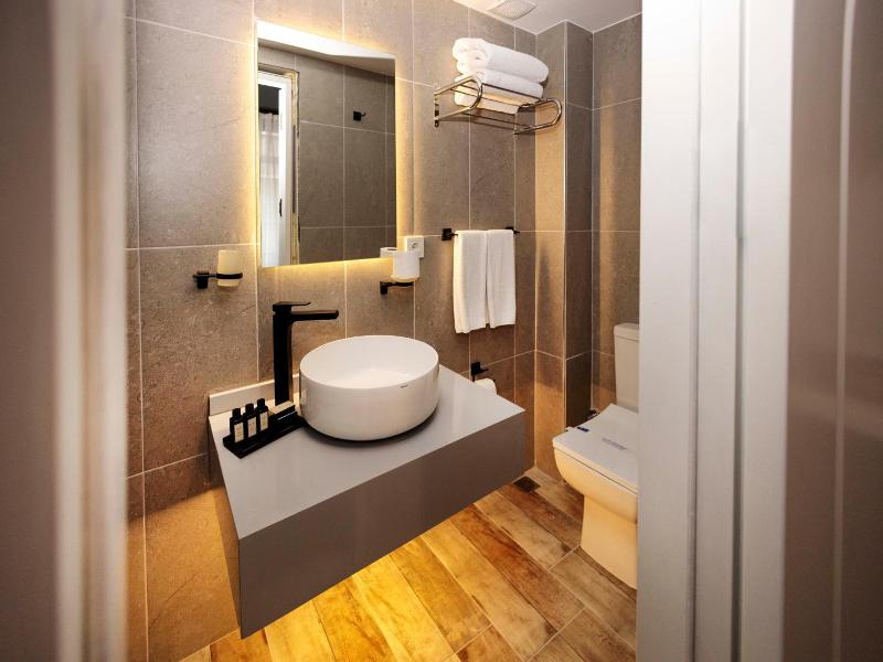 Galata 1875 Suites image