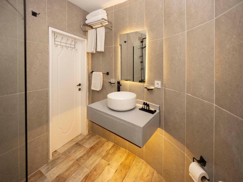 Galata 1875 Suites image