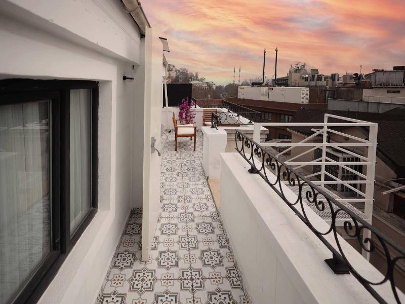 Galata 1875 Suites image