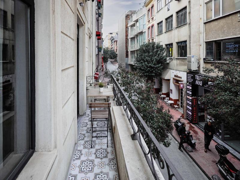 Galata 1875 Suites image