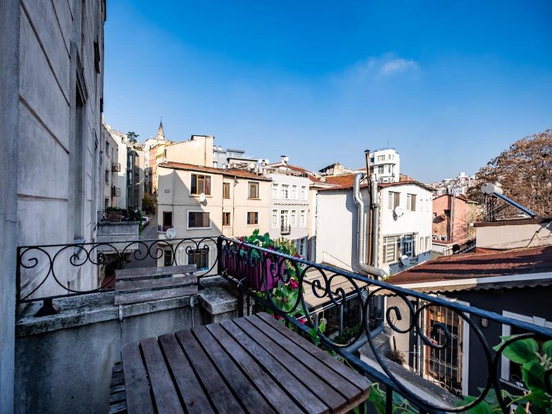 Galata 1875 Suites image