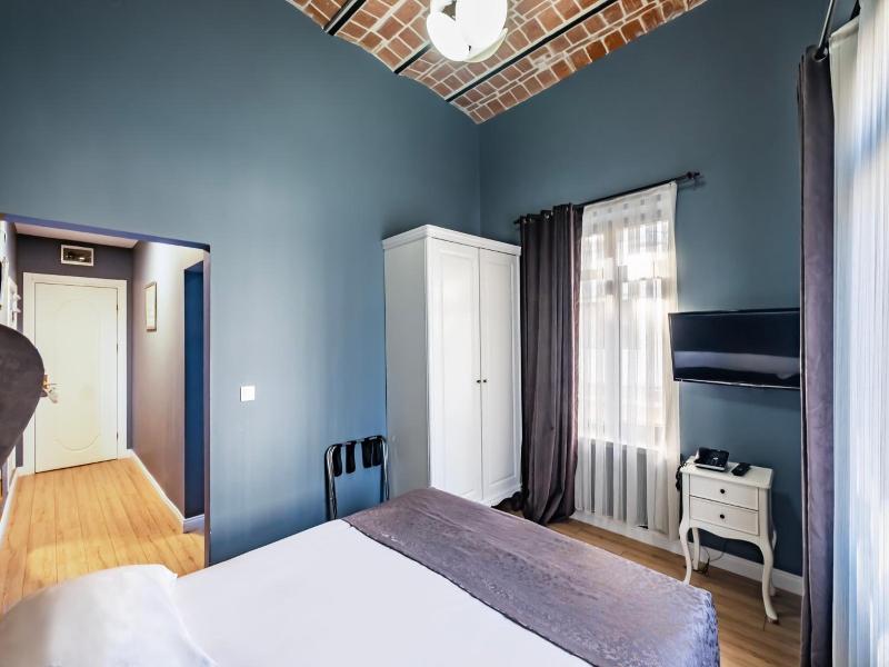 Galata 1875 Suites image
