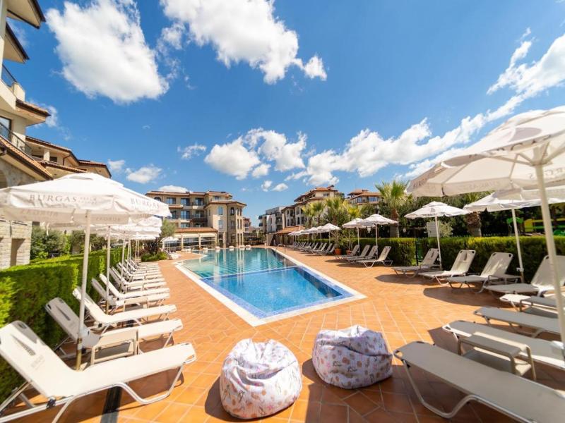 Burgas Beach Resort Apartments image