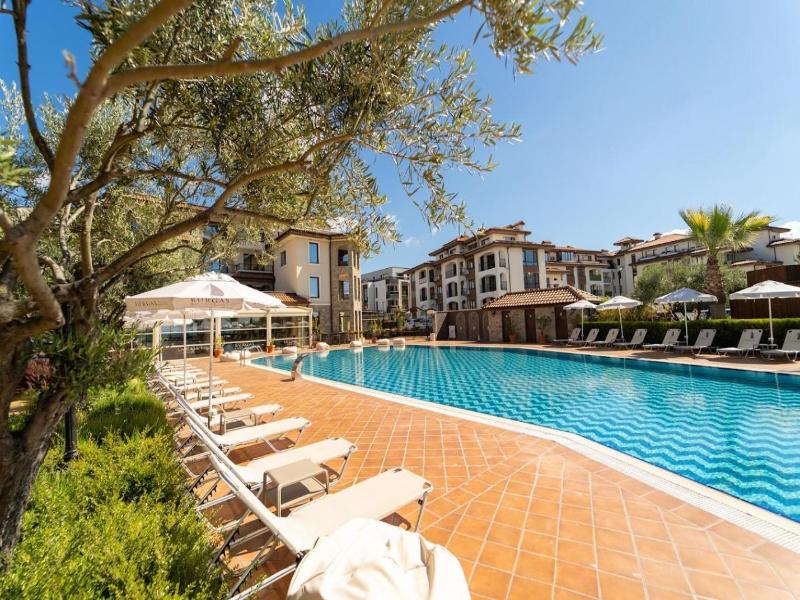 Burgas Beach Resort Apartments image