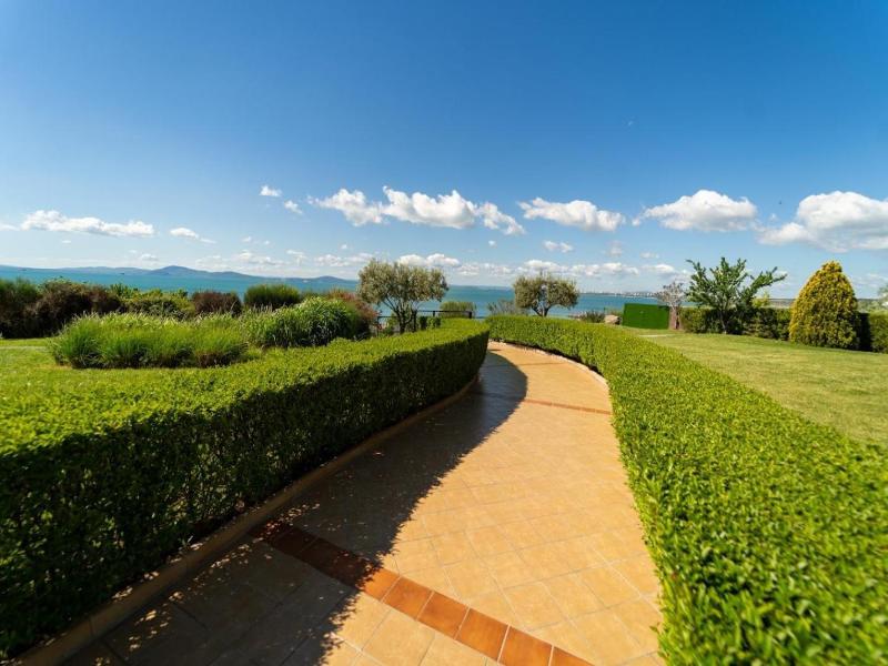 Burgas Beach Resort Apartments image