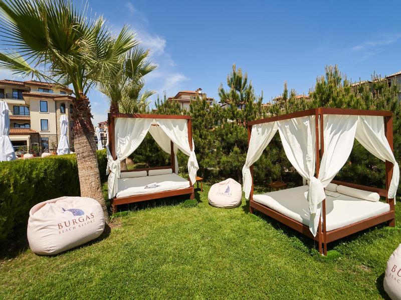 Burgas Beach Resort Apartments image