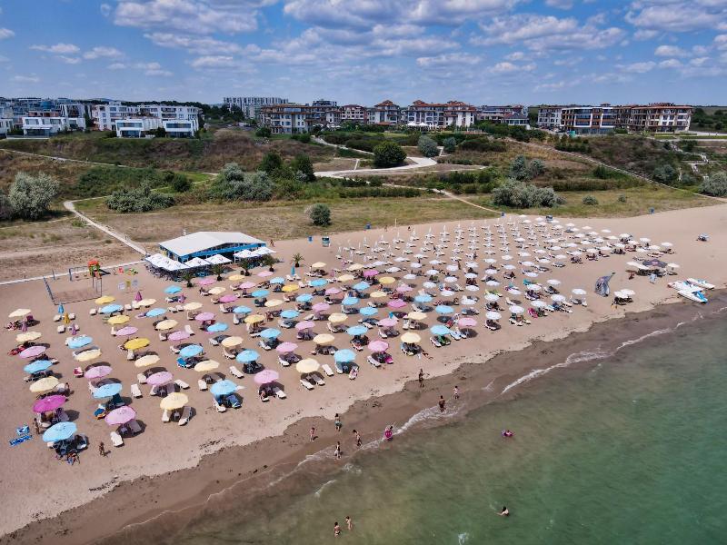 Burgas Beach Resort Apartments image